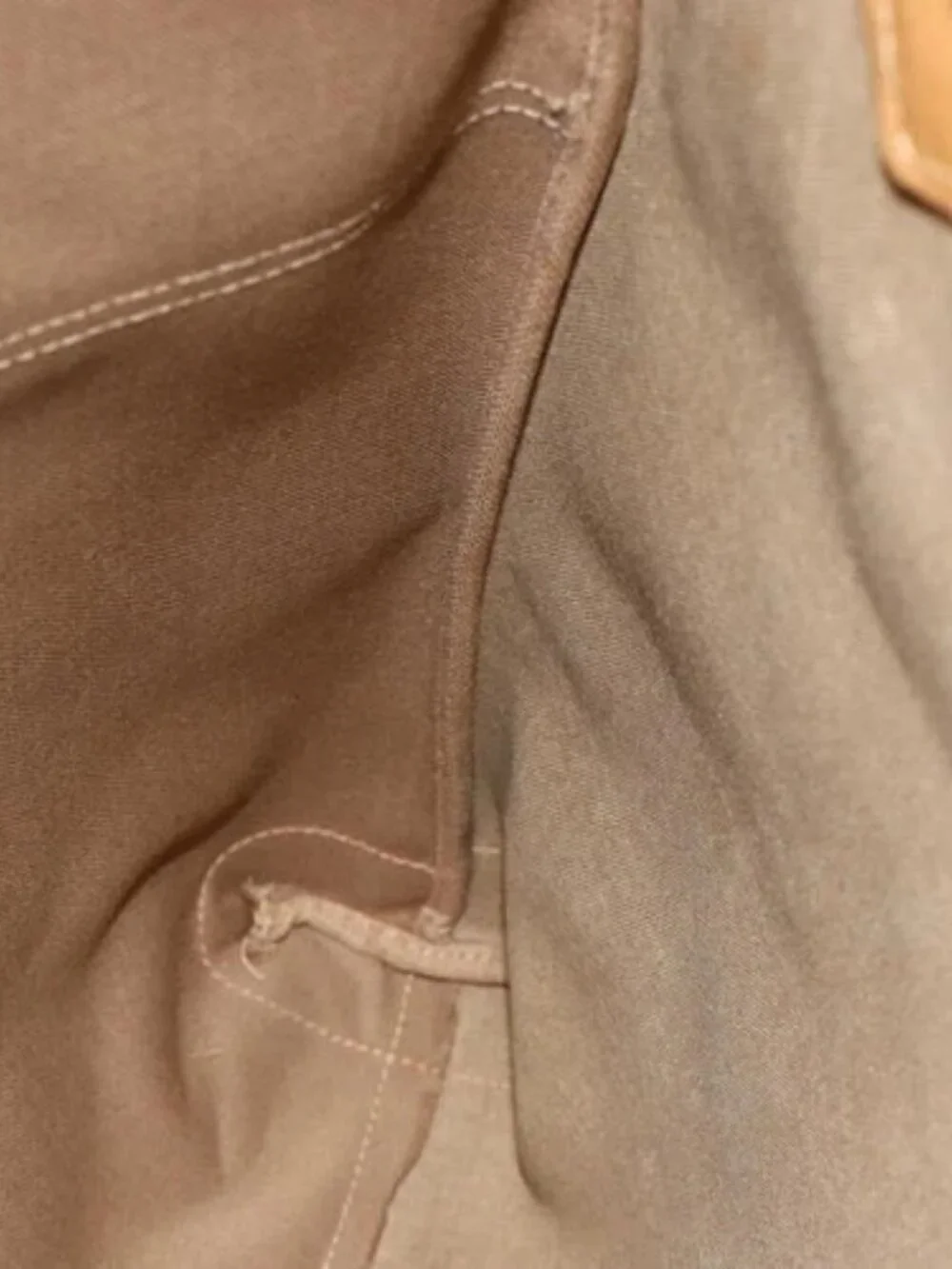 Gucci brand	gucci color	beige
